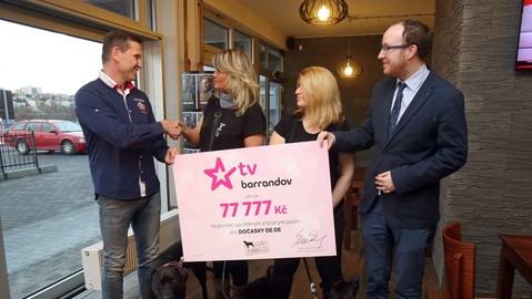 Barrandov pomáhá - Předání šeku