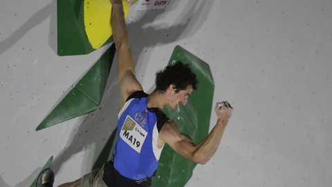 Adam Ondra vyhrál v čínském Sia-menu závod Světového poháru v lezení na obtížnost.