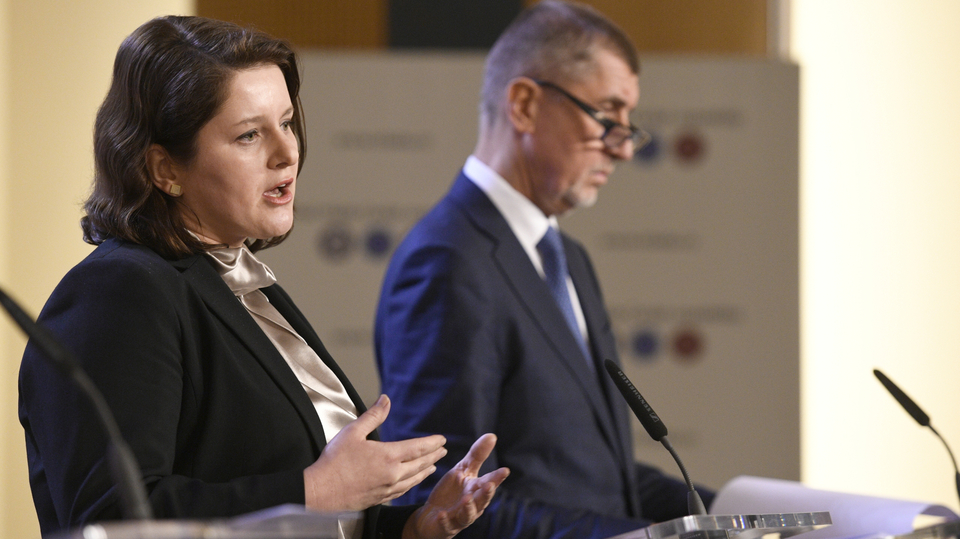 Ministryně práce a sociálních věcí Jana Maláčová a premiér Andrej Babiš.