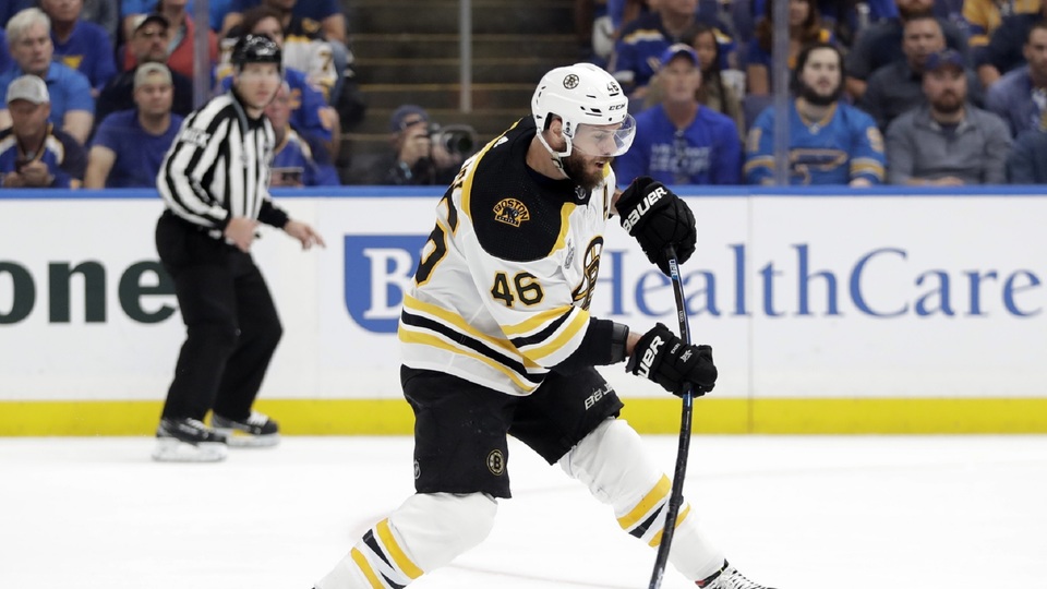 Hokejový útočník David Krejčí vstřelil v pátečním utkání NHL gól a na další přihrál.