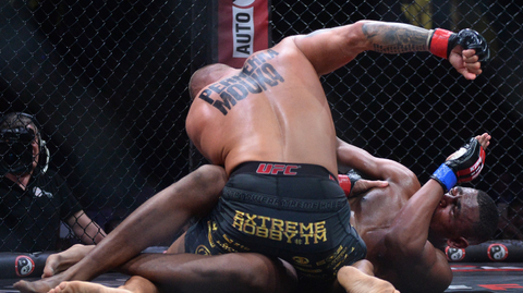 Zápas století ovládl Végh, Vémolu knokautoval v prvním kole