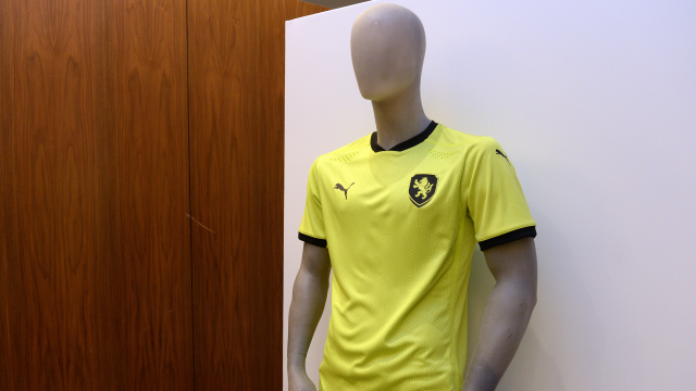 GLOSA: Nové dresy repre - konec světa ne, otázka proč ano