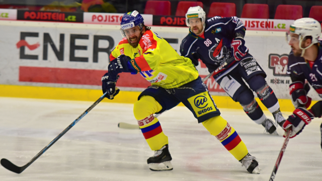 Na snímku zleva Lukáš Endál z Budějovic , Jan Rudovský a Dominik Tejnor, oba z Chomutova.