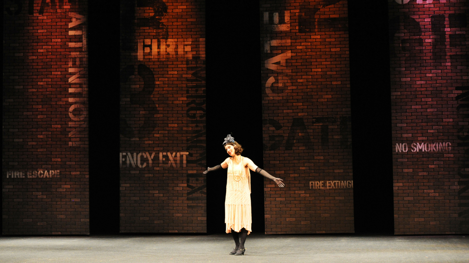 Karolína Herzinová v roli Fanny Briceové.