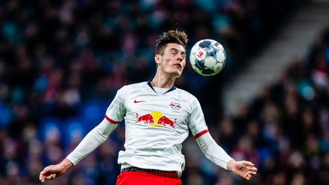 Souboj českých legionářů v 17. kole německé ligy vyhrál útočník Patrik Schick.