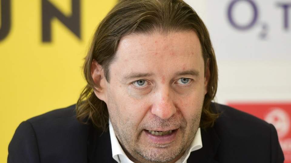 Předseda Ligové fotbalové asociace Dušan Svoboda.