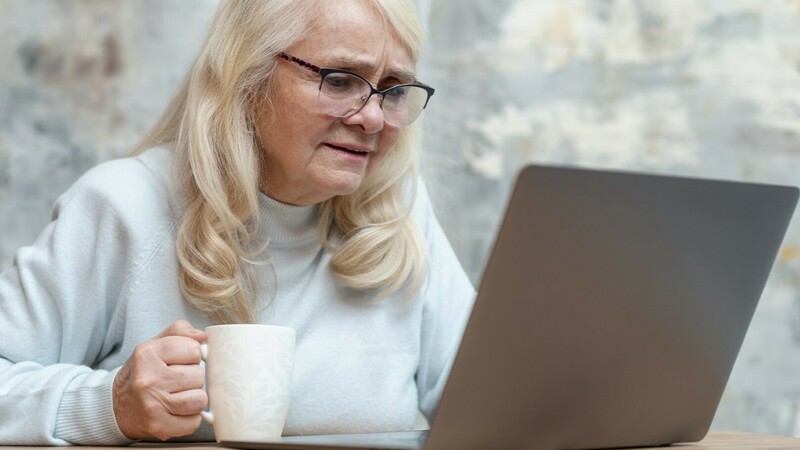 Důchodkyně přišla o milion. Naposílala peníze údajnému lékaři pracujícímu v Jemenu