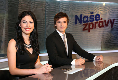 Nová moderátorská dvojice Našich zpráv Jeřábková a Převrátil - takhle jim to ladí!