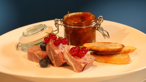 Vepřová paštika s meruňkovým chutney 