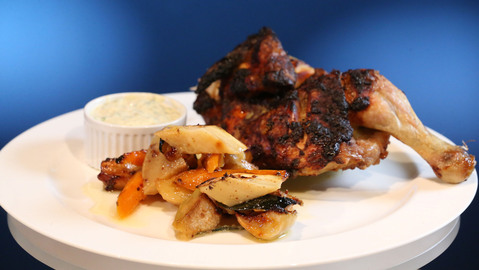 Kořeněné kuře se zeleninou a bylinkovým dipem 