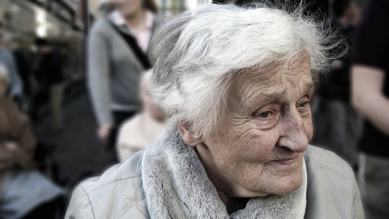 V ústavech chybějí tisíce míst pro seniory.