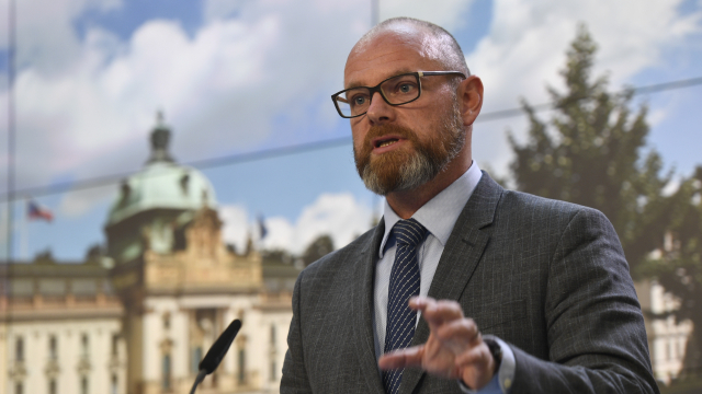 Ministr školství Robert Plaga.