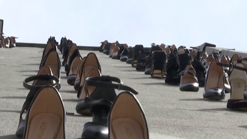 Umělecký památník v Istanbulu připomínající ženské oběti domácího násilí.