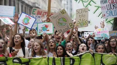 Demonstrace v Miláně v Itálii za lepší ochranu klimatu.