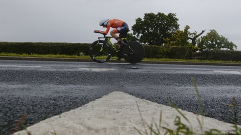 Mistryní světa v silničním závodě s hromadným startem se stala po dlouhém sólovém úniku Annemiek van Vleutenová.