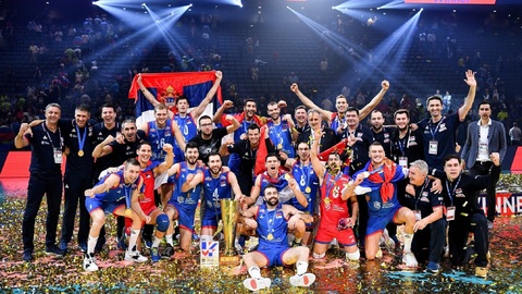 Srbové porazili Slovince a slaví titul.