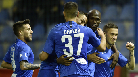 Fotbalisté Liberce slaví gól do sítě Budějovic.