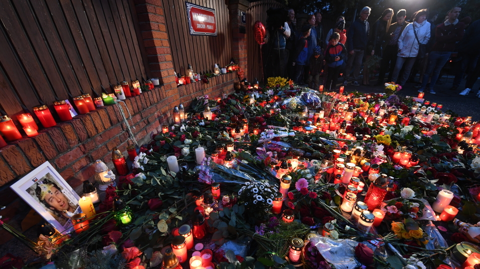 Vila Karla Gotta, pietní místo.