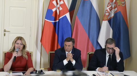 Slovenská prezidentka Zuzana Čaputová (vlevo), slovinský prezident Borut Pahor (uprostřed) a prezident Srbska Aleksandar Vučić (vpravo).
