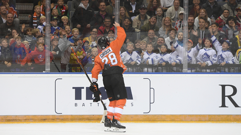 Claude Giroux na otevřeném tréninku v Praze.