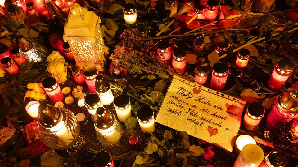 Vláda: Státní smutek kvůli úmrtí Karla Gotta bude 12. října