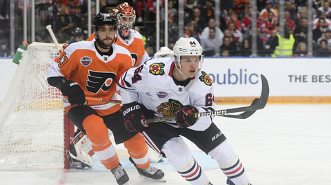 Zápas NHL v Praze diváky vtáhl a pobavil.