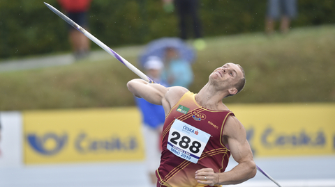 Český oštěpař Jakub Vadlejch si zahází ve finále MS.