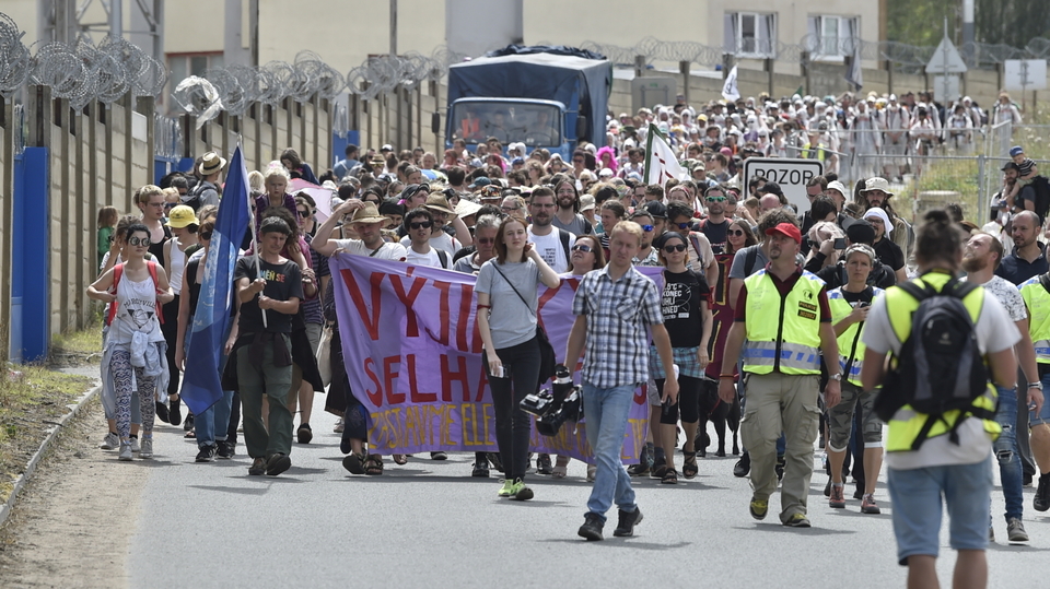 Ekologičtí aktivisté zahájili protest.
