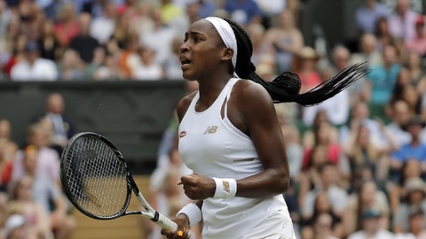 Patnáctiletá americká tenistka Cori Gauffová dotáhla nečekané tažení turnajem v Linci až k zisku prvního titulu v kariéře.