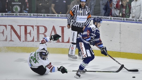 Hokejisté Mladé Boleslavi porazili v 10. kole extraligy Vítkovice 5:3. Ostravané vedli během první třetiny už 2:0, přesto zůstali počtvrté za sebou bez bodu.