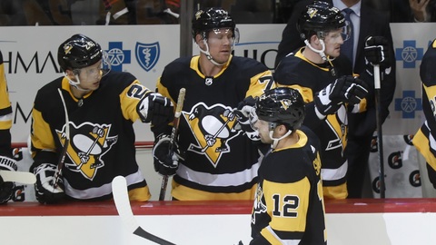 Pittsburgh podruhé v řadě nasázel soupeři sedm gólů, přispěl i Dominik Simon (12).