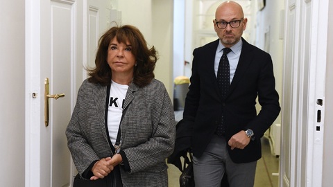 Vnučka Ferdinanda Peroutky Terezie u Obvodního soudu pro Prahu 1.