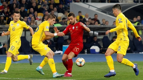 Momentka z utkání Ukrajina vs. Portugalsko.