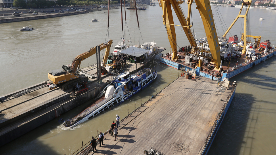 Nehodu na Dunaji nepřežilo 28 lidí.