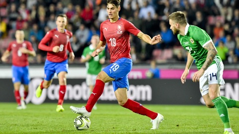 Fotbalový reprezentant Patrik Schick si na tréninku Lipska poranil pravý kotník.