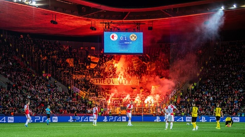 Fanoušci Dortmundu zlobili, platit bude Slavia.