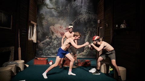 Snímek ze hry Krátké rozhovory s odpornými muži.