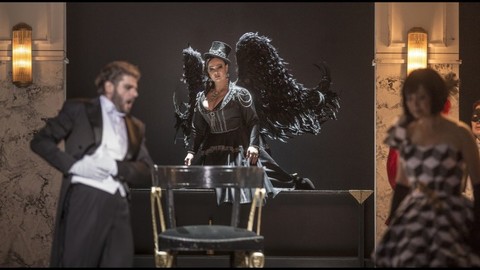 Snímek z opery Maškarní ples.