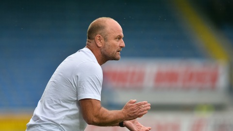 Trenér Liberce Pavel Hoftych byl jako první kouč ve fotbalové lize potrestán za nasbírání čtyř žlutých karet. 