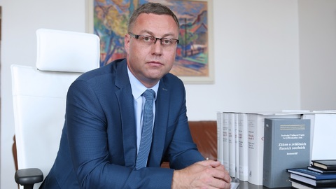 Zemanovo dovolání je v neprospěch všech obviněných.