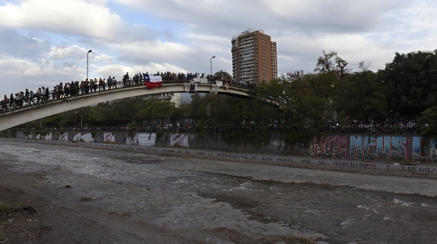 Protestního pochodu v Chile se zúčastnilo na milion lidí.