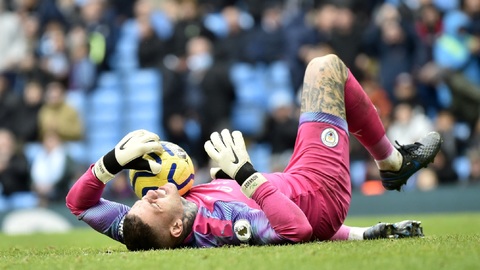 Manchester City porazil v utkání 10. kola Premier League nováčka soutěže Aston Villu.