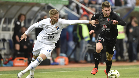 Zleva Václav Procházka z Ostravy a Lukáš Masopust ze Slavie.