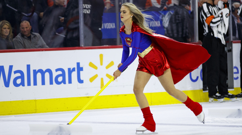 Čistička ledu ve Philadelphii... samozřejmě také v kostýmu.