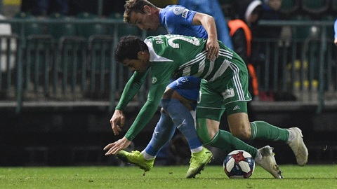 "Klokanům" se doma nedaří.