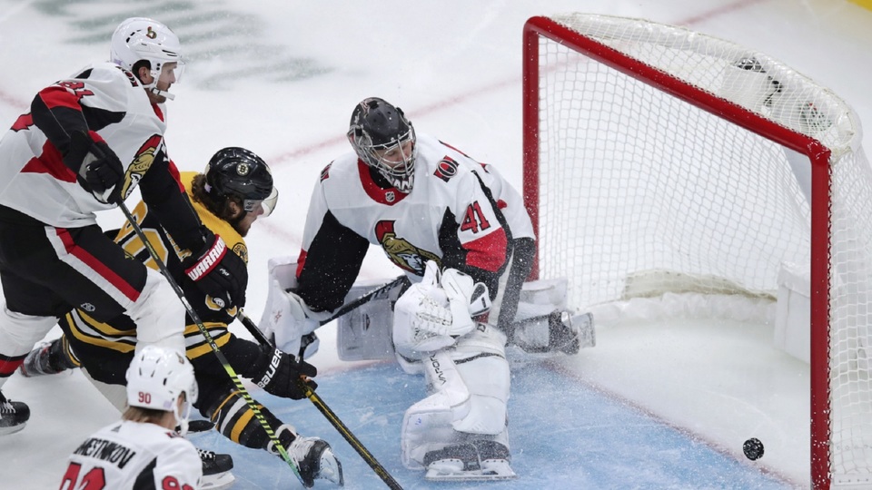 Útočník David Pastrňák přispěl v sobotním utkání NHL gólem a dvěma přihrávkami k výhře Bostonu.