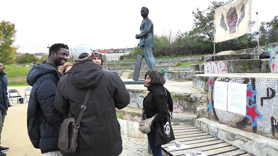 Socha drogového dealera. 