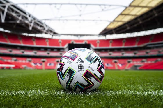 Jednota a euforie. Tak vypadá míč pro Euro 2020.