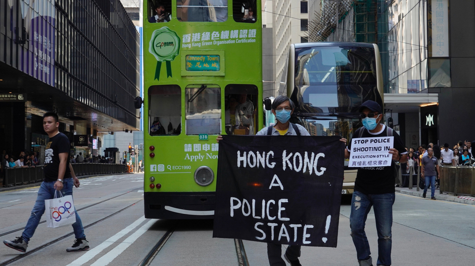 Demonstranti v Hongkongu. 