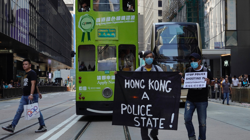 Demonstranti v Hongkongu. 